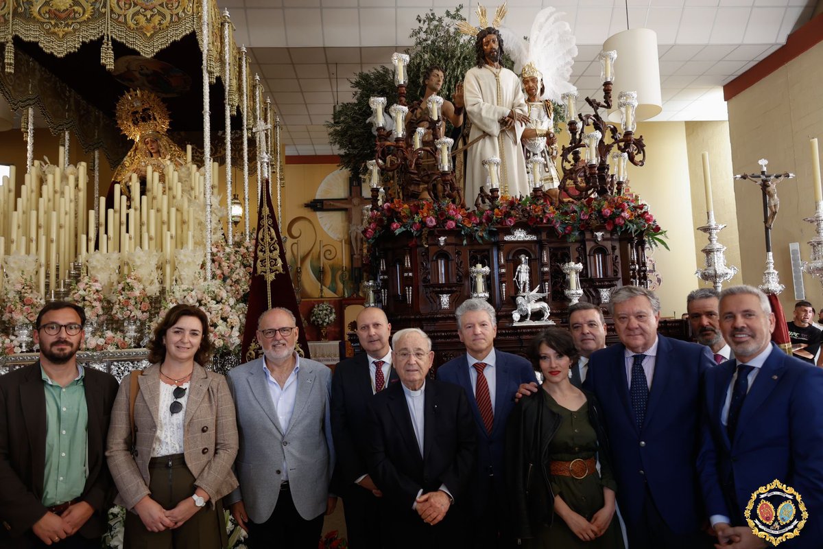 En la mañana de hoy hemos recibido la visita del Viceconsejero de <a href="/saludand/">Consejería de Sanidad, Presidencia y Emergencias</a>, D. Miguel Ángel Guzmán, del Gerente de <a href="/dsapsevilla/">DSAP Sevilla</a> y representantes de los centros de salud de nuestro barrio.