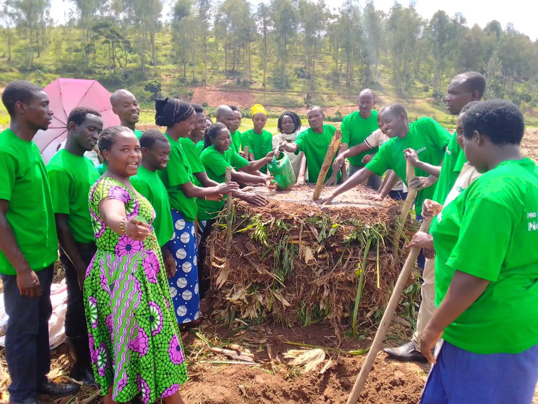 HoReCo_Rw's tweet photo. Yesterday on 30/3/2023, #HoReCo concluded the training of farmer promoters operating in different irrigation schemes(Marshlands and Hillside) in #Rwanda. 500 farmers trained on Good Agriculture Practices and Management of farmers’ cooperatives and Water User Organisations. https://t.co/JFC1jx3Nib