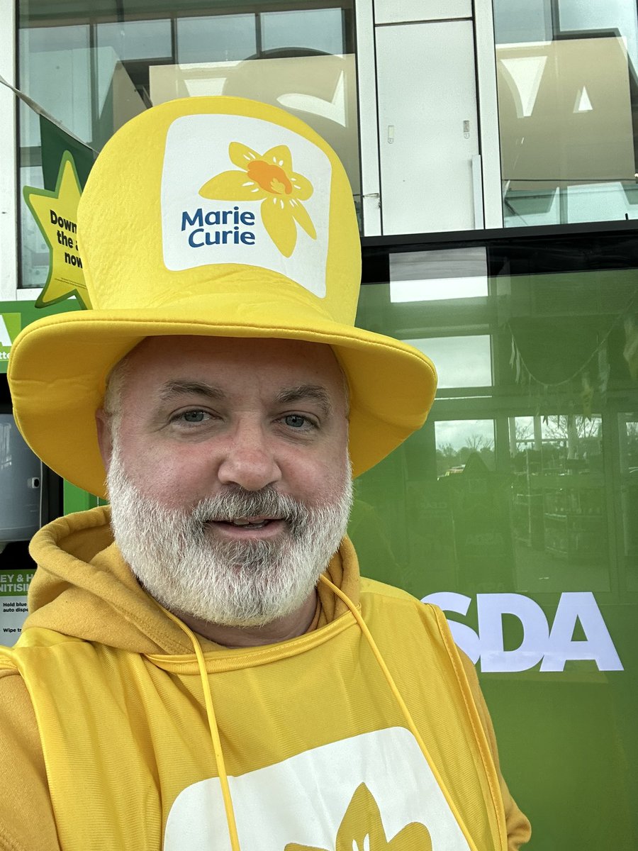 Collecting for @MarieCurieSCO’s #GreatDaffodilAppeal at @asda Bearsden. Come say hi!