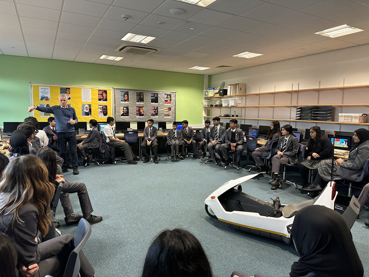 rusheymeadComp's tweet image. The last class of the day @The_CodeShow @RusheyMeadAcad @rusheymeadhist #ComputingHistory