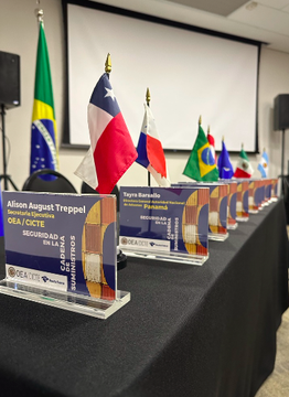 OEA_CICTE's tweet photo. Our Subregional Workshop on #Security of the #SupplyChain and #BorderCities held together with @ReceitaFederal, gathered in Foz do Iguazú🇧🇷 #Customs authorities of 🇦🇷🇧🇷🇨🇱🇵🇦🇵🇾 and 🇲🇽 to share experiences on the matter of #StrategicTrade https://t.co/8LNosc1VbE