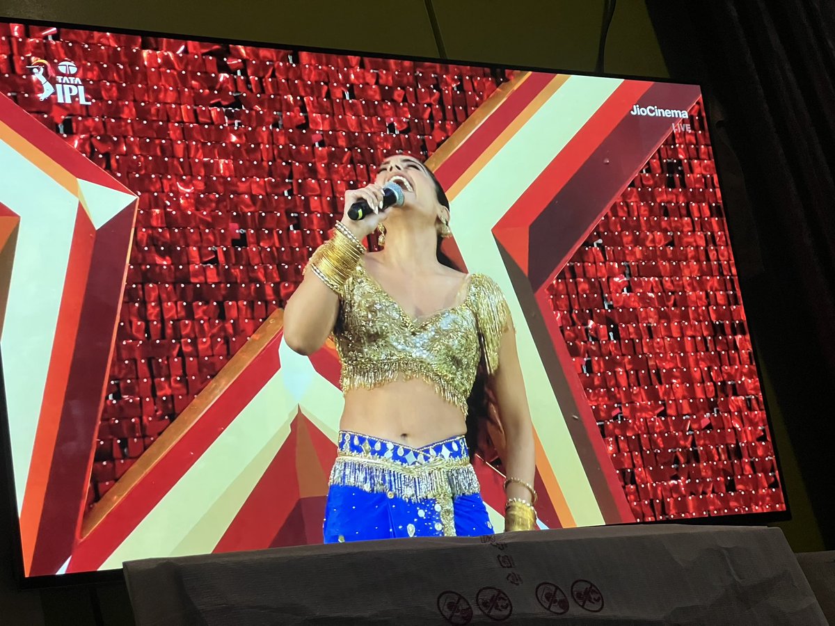 Rohan_Shingade4's tweet photo. Fu***K JIO Cinema 

50 MBS INTERNET CONNECTION HOWEVER I CAN'T WATCH WITHOUT BUFFERING ON LG OLED TV #jio #ipl @reliancejio @JioCinema @LGIndia @_MukeshAmbani https://t.co/bDNrVRNp3V
