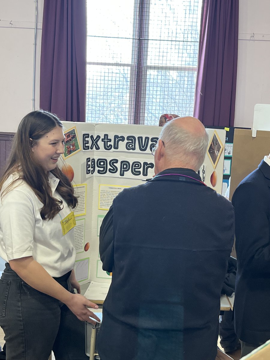 We are SO PROUD of our students who were invited to the Regional Science Fair this year. Ms. Callaghan said "It was amazing to watch how, with each new judge, their confidence and enthusiasm grew."
And to top it all off, we had gold and silver medal winners! Way to go!! 🥇🥈