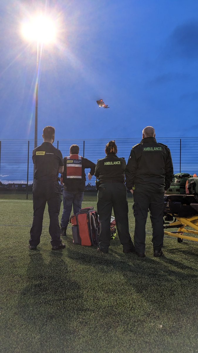 MiniMoose_2_you's tweet photo. Team work!
@EMASNHSTrust
@LNAACT
@liveshq
#andthebravepublic https://t.co/7GonMriF28