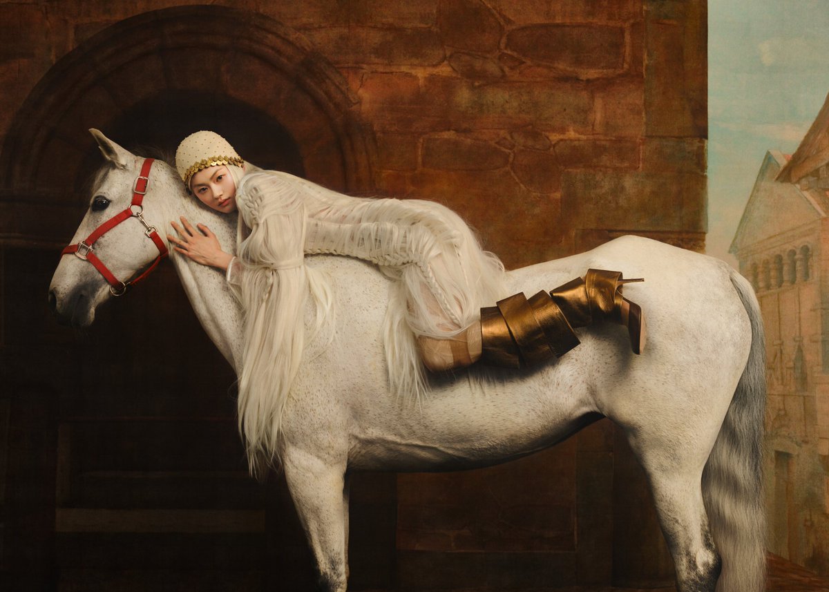 cafewindows's tweet photo. the art vs the inspired photograph by leslie zhang featuring he cong (from marie claire china)
1. lady godiva by john collier
2. birth of venus by botticelli https://t.co/Khae4ZnGul