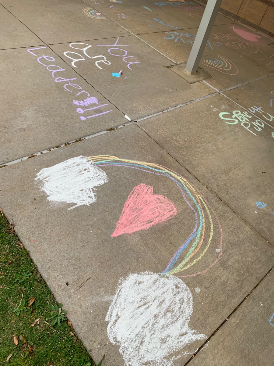 mrs_lockard's tweet photo. Sharpening the saw this morning by leaving kind messages for the school to see. Love my kindness club 🥰🤩 @7HillsNISD @7HillsBlackburn https://t.co/d7WPHRtw0W