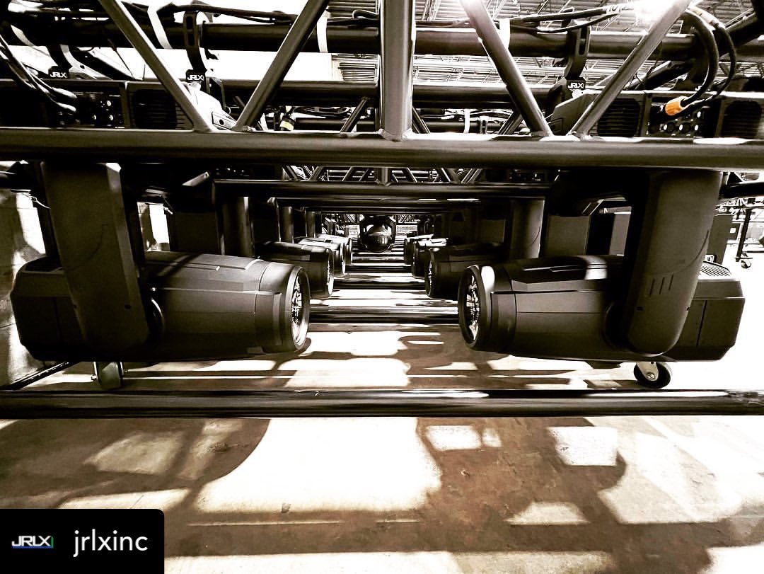 TheRobeWay's tweet photo. Waking up to a #NewGearFriday in Tinley Park, Illinois, with @JRLXINC & their new @Robelighting #FORTE LED luminaires.
#therobeway #robelighting #jrlx #newrobegear #robeinnovation #transferableLEDengine https://t.co/lh2T0BNH9f