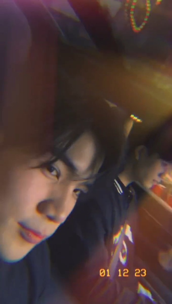 tawattanism's tweet photo. do you ever just cry thinking about the fact that gemini is the one driving fourth w his car irl and fourth is the one driving gemini w motorcycle in series https://t.co/LaPEqhnmG0