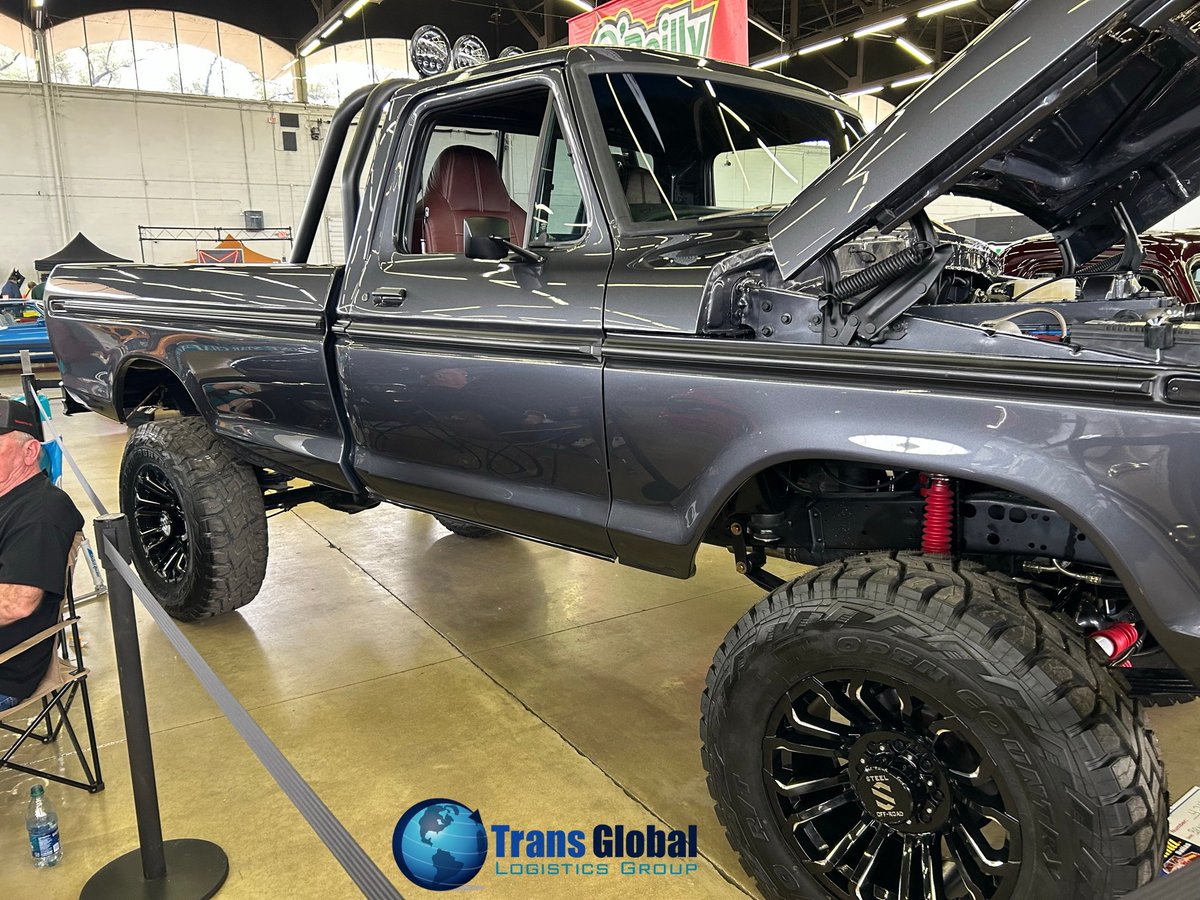 TRANSGLOBALAUTO's tweet photo. Your vehicle doesn't have to be an expensive classic, or a brand new super-car to receive the best care when #shipping with Trans Global. Our dedicated Customer Service Agents will ensure a safe transport to any destination of your choice, no matter what type of vehicle you have. https://t.co/qfCYcB7M2X