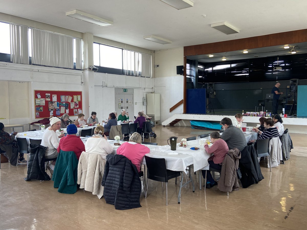 maryhillextra's tweet photo. Finished my Friday off with our monthly teadance at @MaryhillHub 🙌🏻🥳Thanks to The Wyndford Diner for the food,Cha for entertainment,Steering Group volunteers and of course the YP from @ClevedenSec42 absolute superstars⭐️
#supportingthelocalcommunity
#schoolprogramme https://t.co/UuXvTzJwwl