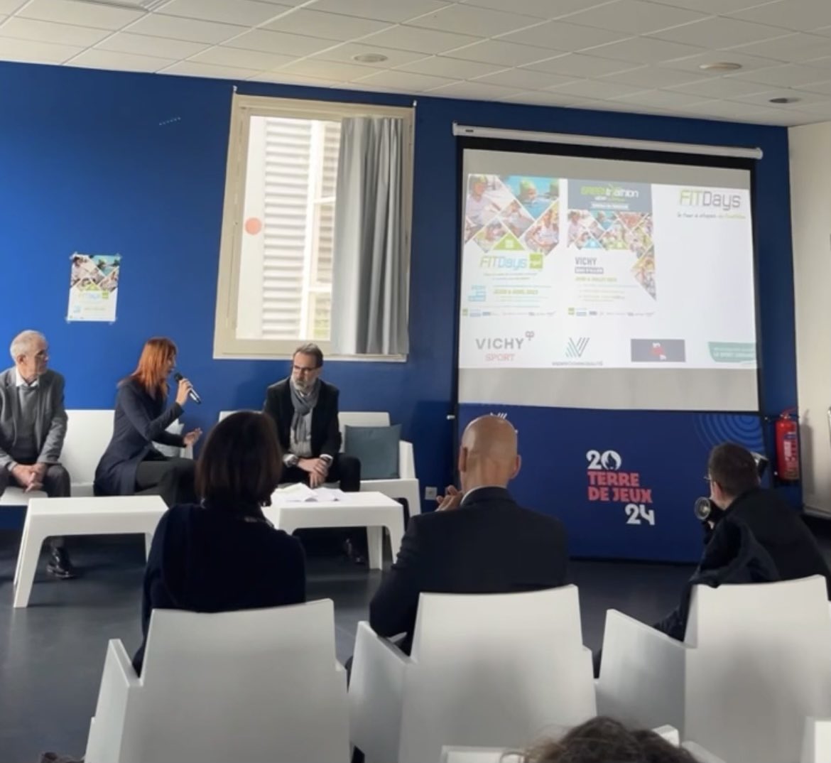 La conférence de presse du <a href="/FITDAYS_/">Fitdays</a> <a href="/VilleDeVichy/">Ville de Vichy</a> s’est tenue hier en présence du Président de <a href="/VichyCommunaute/">Vichy Communauté</a> de <a href="/Montagne_Vichy/">La Montagne Vichy</a> et @groupe_mgen pour lancer #fitdays des 6 et 7 avril au parc du soleil, où 1000 enfants vivront leur 1er triathlon ! 

#triathlon #vichy