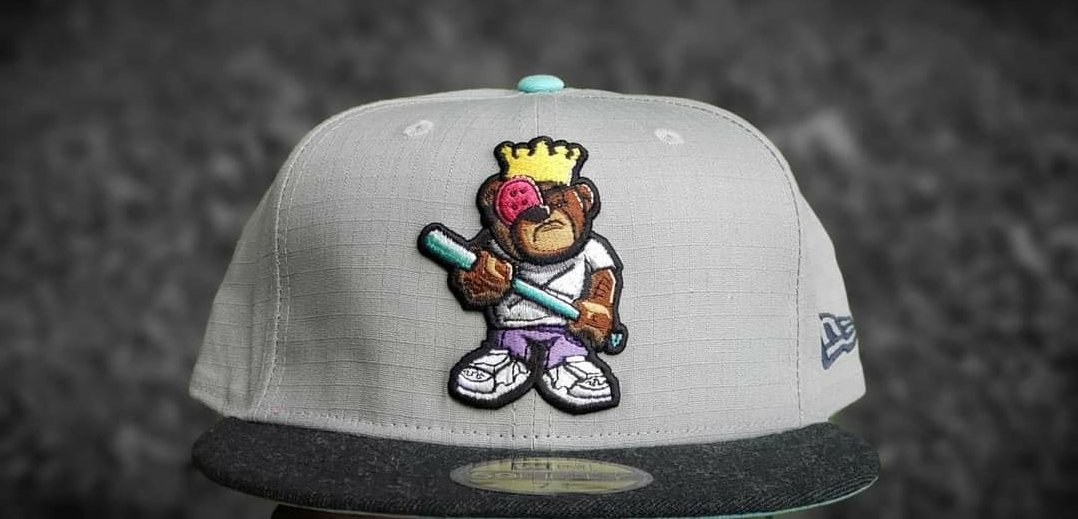 Dank1TheVandal's tweet photo. Justfitteds exclusive Berliner Bear on a ripstop crown with a pink terrycloth sweatband. @Justfitteds
#Day5ofEverydayNoSidepatchChallenge #Justfitteds #BerlinerBear #customhat #strictlyfitteds #fittedsonly #AccessibleExcellence #NOSIDEPATCHGANG https://t.co/wRygepnw2Z