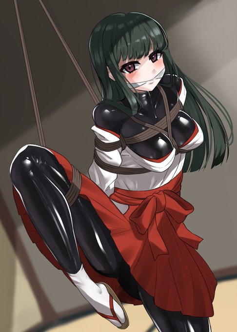 同人誌のラフ③です
巫女服×ラバースーツ!
https://t.co/6AUxgsykXM 