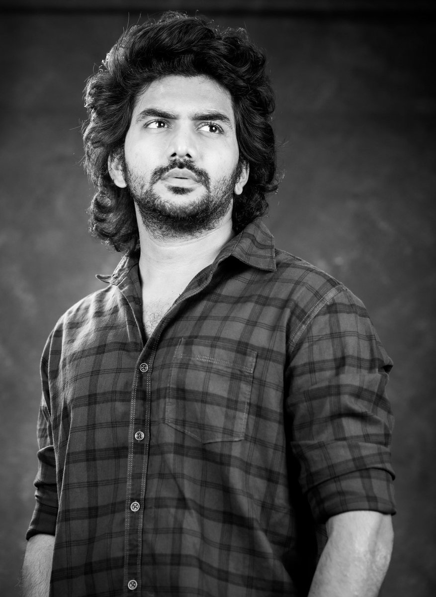 Keepsmi21491145's tweet photo. @Meenakshi_KFF 😂😂😂elaam indha paiyan kaaga
4 varshama addiction mode laye vechirkaan
#50daysofBBDada https://t.co/XmxEhtT6nw