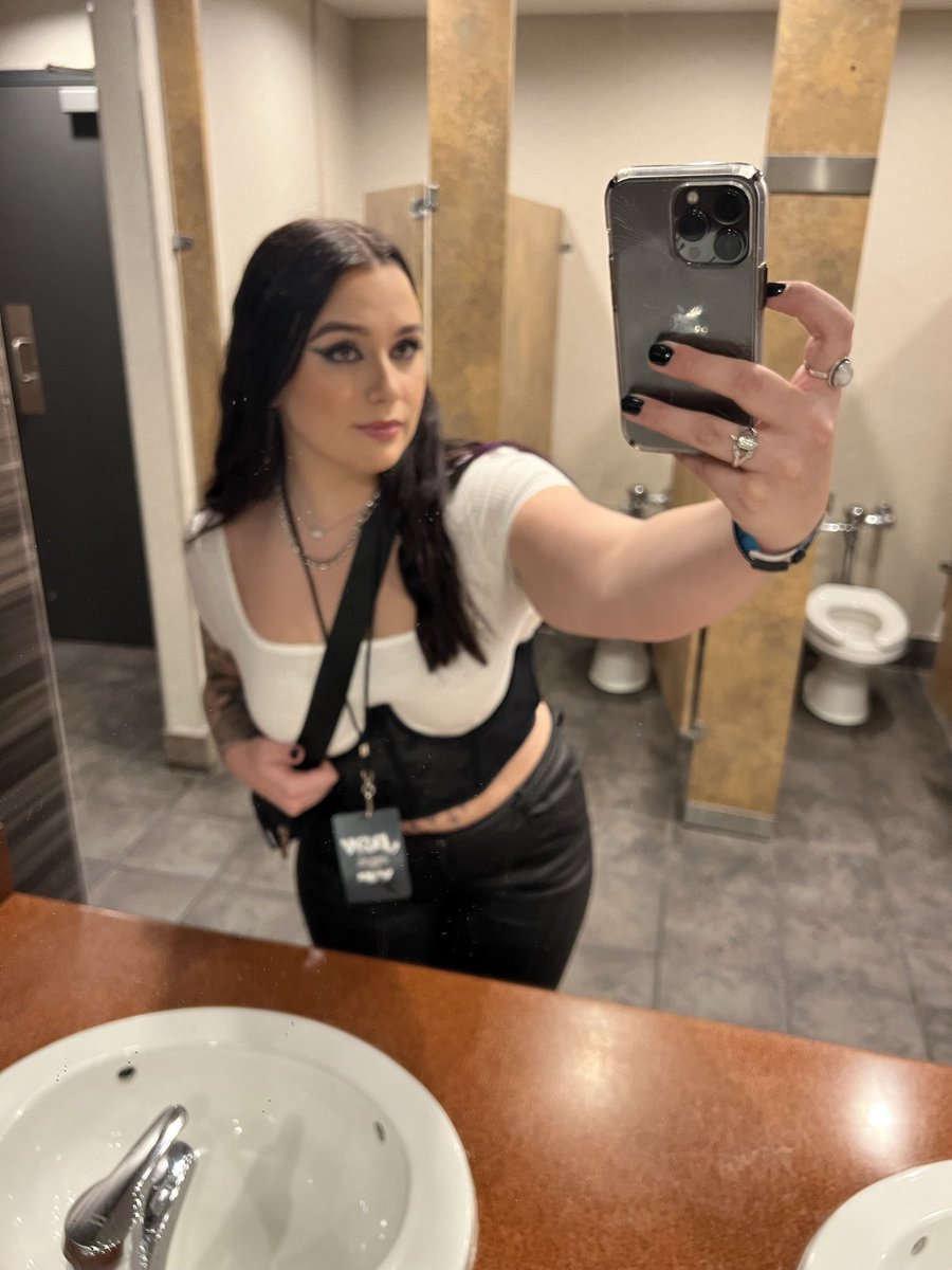 cloeybabe101's tweet photo. https://t.co/VFkKvBvcJO