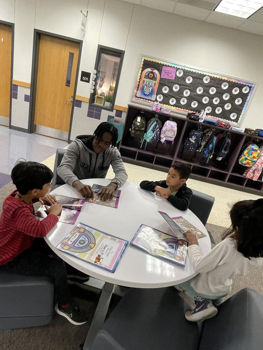 EhsmavsBhoops's tweet photo. Little Mavericks Reading Club was a success this morning over at @comstock_elem !! Our basketball guys represented our program extremely well and built some really cool connections with these kindergarteners. Can’t wait to continue this partnership with @comstock_elem !! 🤘🏽🤘🏽🤘🏽 https://t.co/Tv0heBtgM2
