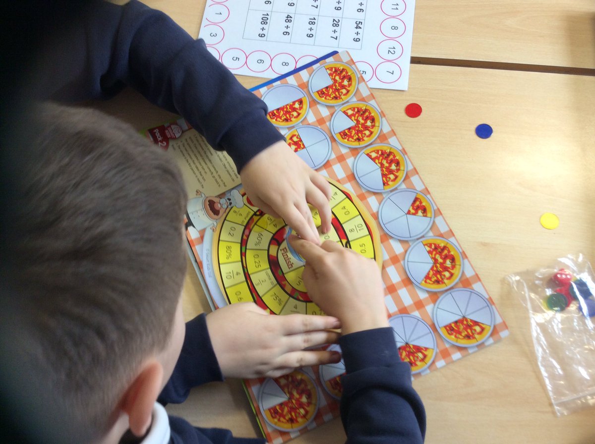 Y6_BBSM's tweet photo. PATHS GAMES AFTERNOON 
We had fun trying to beat our families this afternoon.🎲🧩🎯🎳🏆 https://t.co/l9i1TgdY01