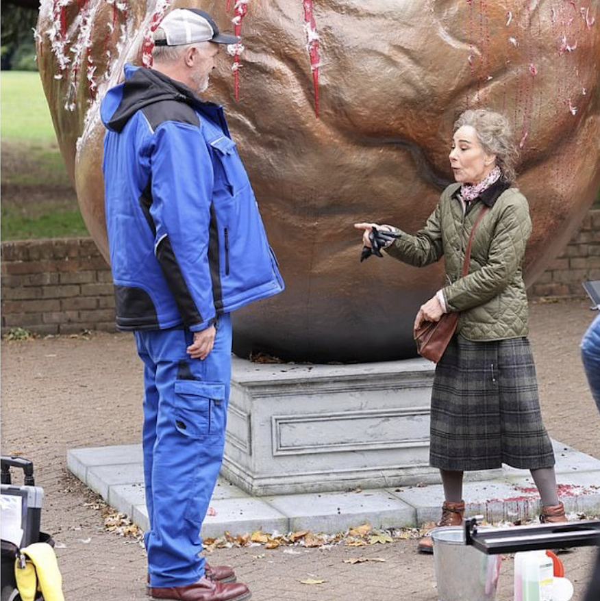 Plunge_UK's tweet photo. That time when we made a sculpture of a giant testicle and it was on the telly! 🤣
#props #propmaker #sculpture #giantsculpture #PR #bbc #bbcseries #testicle #chickpea #haha #hilarious #funnyman #artwork #carving #thecleaner #gregdavies #zoewanamake https://t.co/KvB7VvQ2ka
