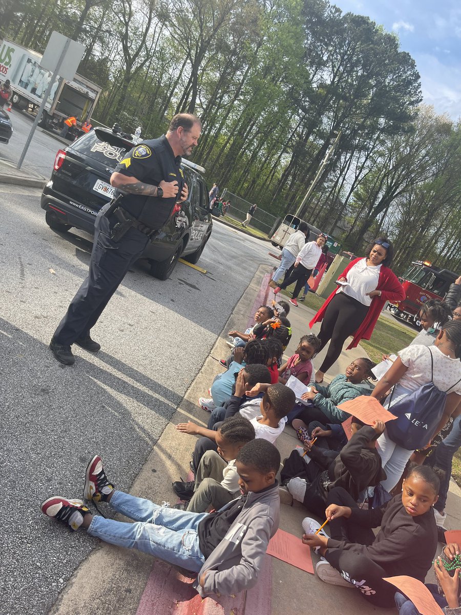HubbardsStacy's tweet photo. Enjoying a day of learning about careers and so much more. Super job Ms. Lief. #BVESisCollegeandCareerReady https://t.co/EEjMPKjV8N