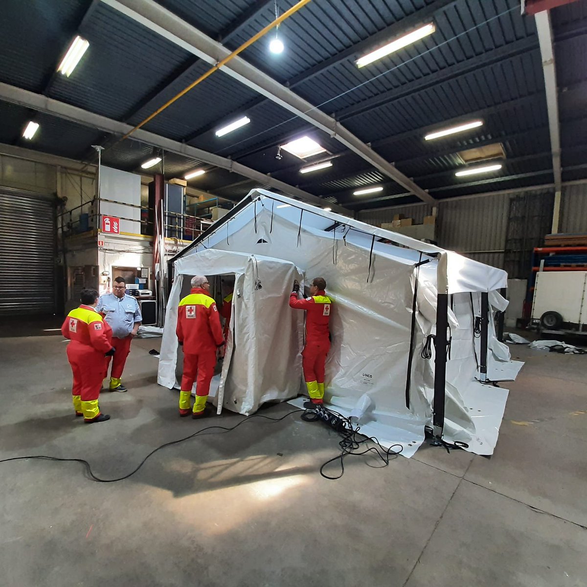 Bij nieuw materiaal hoort de nodige opleiding.👩‍🏫
Maandelijks scholen we onze vrijwilligers bij rond verschillende thema's.

#lancoRDTS36
#rodekruisvlaanderen
#vrijwilligerswerk