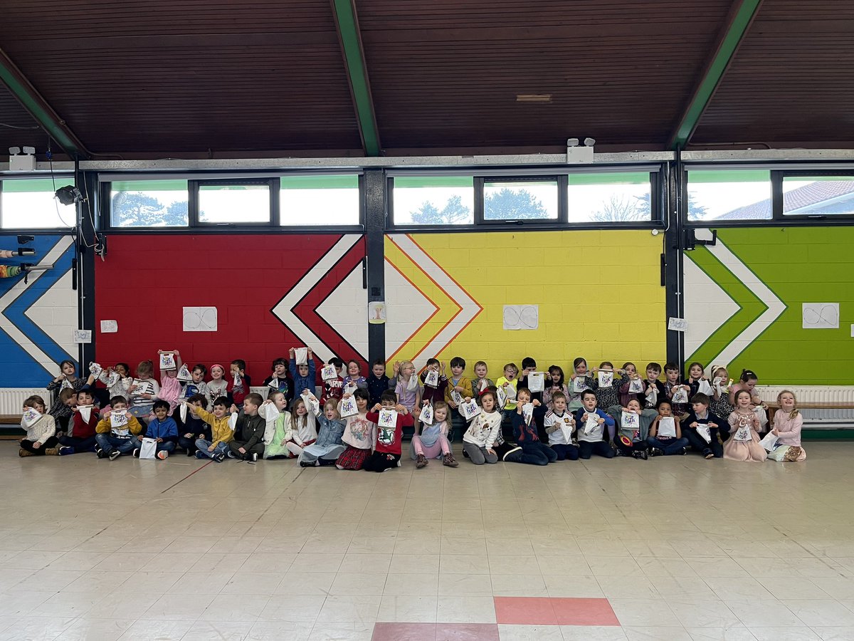MsOlsonsClass's tweet photo. We had such fun at our Easter Egg Hunt today! 🐰 @followstannes https://t.co/6f2O5rMOnU