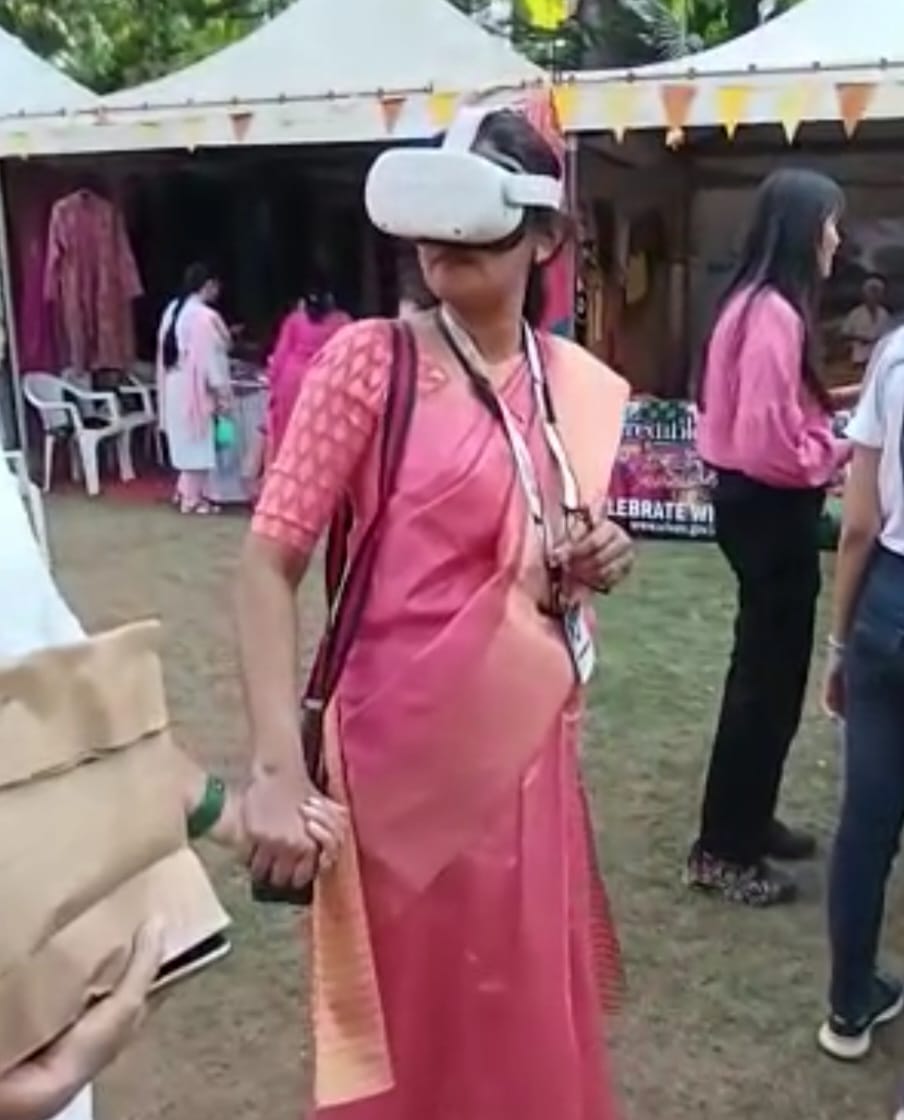 tellme_360's tweet photo. #Vitasta2023 the ever flowing legacy of Kashmir. Guests were taken on a Virtual trip to places like Dal lake Srinagar, River Rafting on Chenab river etc. using #TellMeVR at MIT World Peace University Pune @vsrinivasarao18 @ramakiyer #VR #virtualtour #meta #metaquest #oculus #pune https://t.co/Ek5Zlzxn79