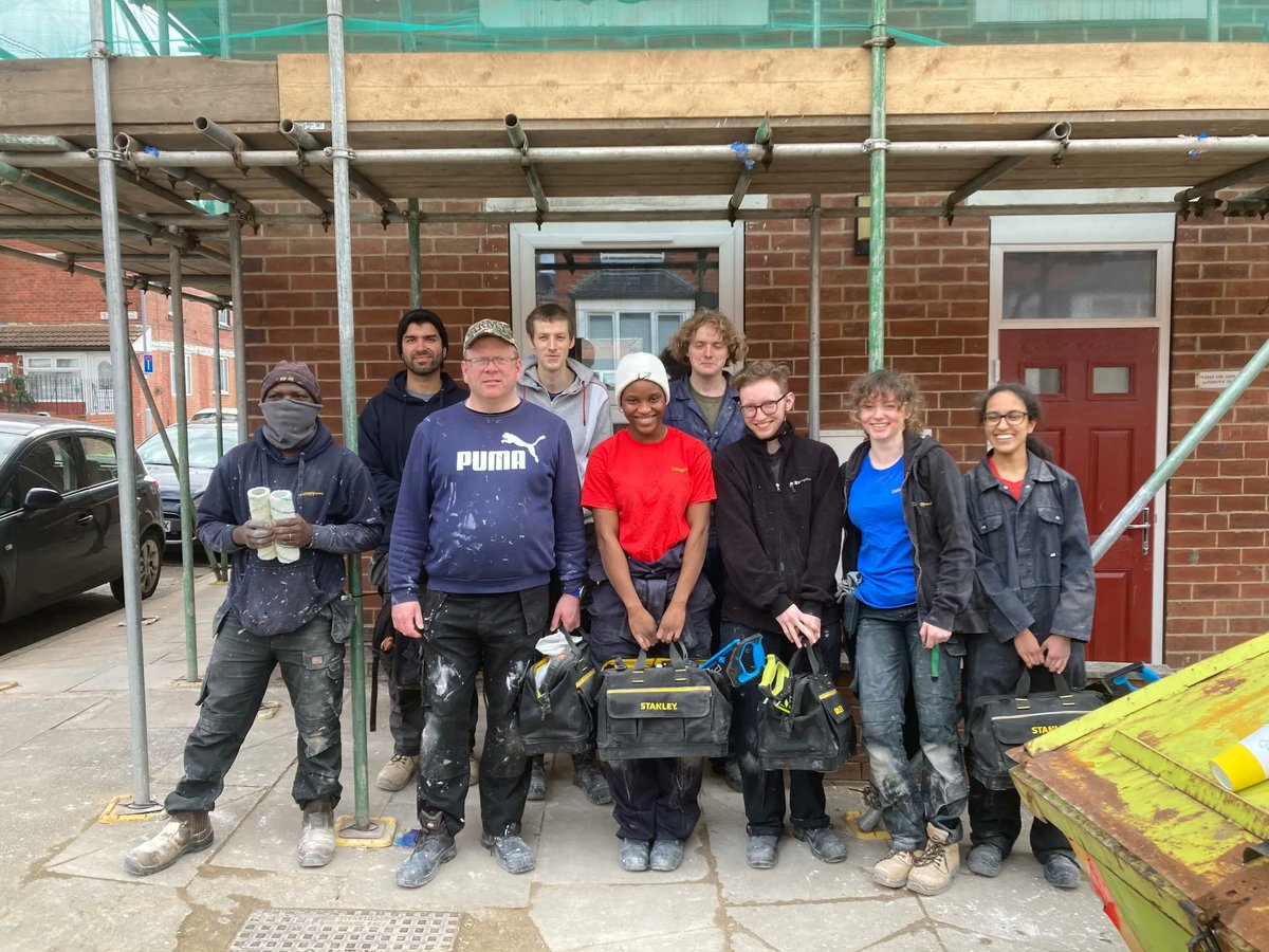 CanopyHousing's tweet photo. Today Canopy would like to welcome Jasmine to our fab team of volunteers. 🤗 She will be making this house her home #selfhelphousing #communityretrofit @LandAid @LeedsCommFound @unitytrustbank @peoplesbiz @SocialEnt_UK @BigIssueInvest @TNLComFund @ClimateActLeeds @VolActionLeeds https://t.co/VUT8og8pU4