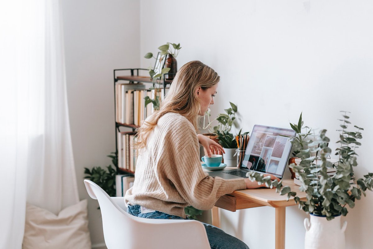 Reticare_EN's tweet photo. #remoteworking or managing a remote workforce, let's take care of our eyes. 

- Headaches
- Eye strain
- Dry eyes
- Fatigue, sleep disorders

Don't risk your vision and use Reticare NOW
https://t.co/vaKMTGfItz https://t.co/KDnTIxBRCS