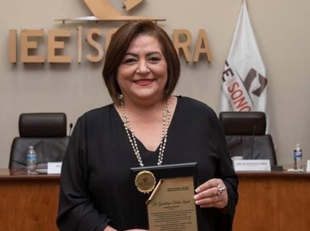 catrina_nortena's tweet photo. 🚨 Guadalupe Taddei es Elegida como Nueva Presidenta del INE

Tiene un perfil cercano a la 4T, es tía del director d LitioMx, Pablo Taddei, hijo de Jorge Tadddei, delegado de Bienestar Sonora. Y es tía de la Dip d Morena, Ivana T.

Por fin tendremos una mejor democracia ❤️🇲🇽❤️ https://t.co/MG96huaLda