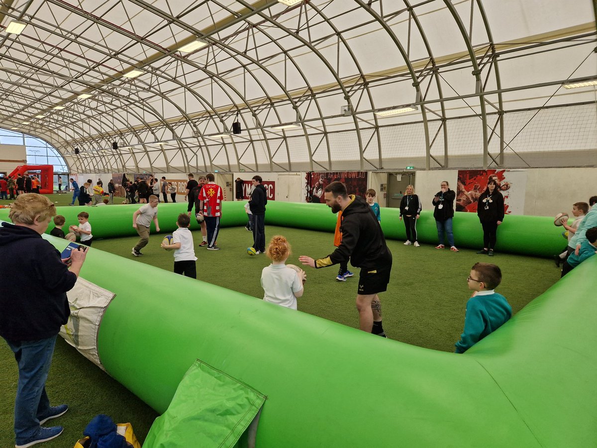 Dave Roberts (@daverobsrugby) on Twitter photo Without fail, my favourite day of the year. Today's disability 6 nations was our biggest and best so far with over 200 young people taking part🏉
Thanks to schools, <a href="/RGCNews/">RGCnews🏉</a> players and staff and <a href="/WRU_Community/">WRU Community - Wrth galon y genedl</a> staff and <a href="/cymru_AFC/">Action for Children Cymru</a> who helped make today a brilliant celebration🥳 Without fail, my favourite day of the year. Today's disability 6 nations was our biggest and best so far with over 200 young people taking part🏉
Thanks to schools, <a href="/RGCNews/">RGCnews🏉</a> players and staff and <a href="/WRU_Community/">WRU Community - Wrth galon y genedl</a> staff and <a href="/cymru_AFC/">Action for Children Cymru</a> who helped make today a brilliant celebration🥳