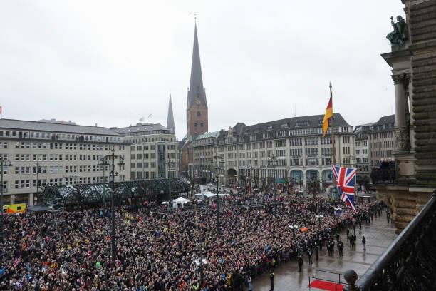 Wow 😱

He is not popular they said 😂

Joke is on you

A reminder that social media is not real life 😉

Someone should check on @RepublicStaff

#RoyalVisitGermany