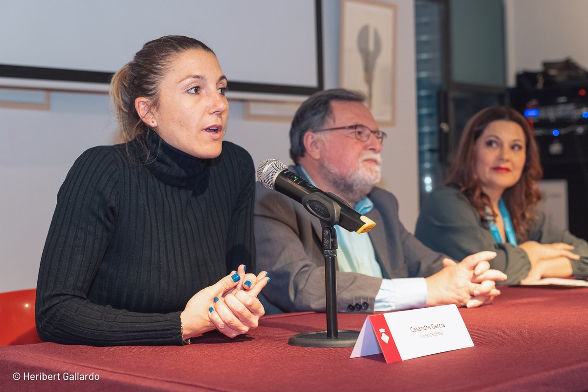 ajparets's tweet photo. ➡️ El Centre Cultural Can Rajoler inaugura l’exposició sobre la fibromiàlgia ‘Caram!’. 

📅 La col·lecció est centra en la fibromiàlgia i la síndrome de la fatiga crònica es va inaugurar ahir, 30 de març, i es podrà visitar fins al 16 d’abril .

🗞️ Més a https://t.co/U0sYflqIDF. https://t.co/VuMftrRChA
