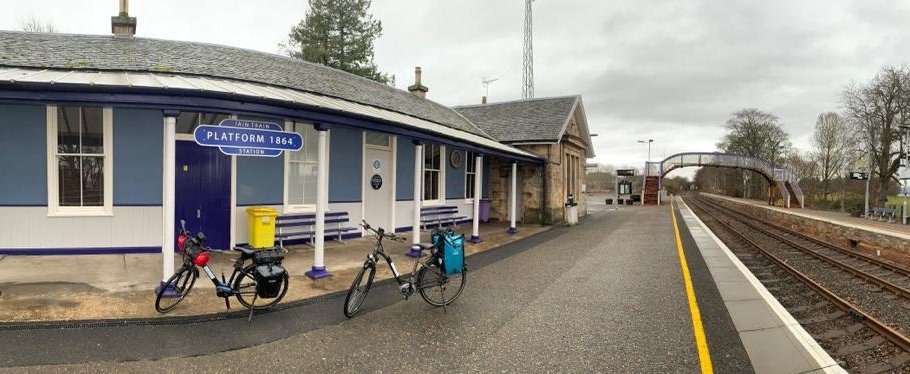 tiss_scotland's tweet image. Huge thanks to @WLBikeLibrary for supporting us with a loan of e-bikes for #MayaandTheWhale. @HazelDarEd  &amp;amp; @MrNikPT cycled 155 miles and took 35 trains, reaching 2500 pupils from over 30 schools. 
It’s been a whale of a tour 🐋🐋 @ImaginateUK @NTSonline @indartsprojects