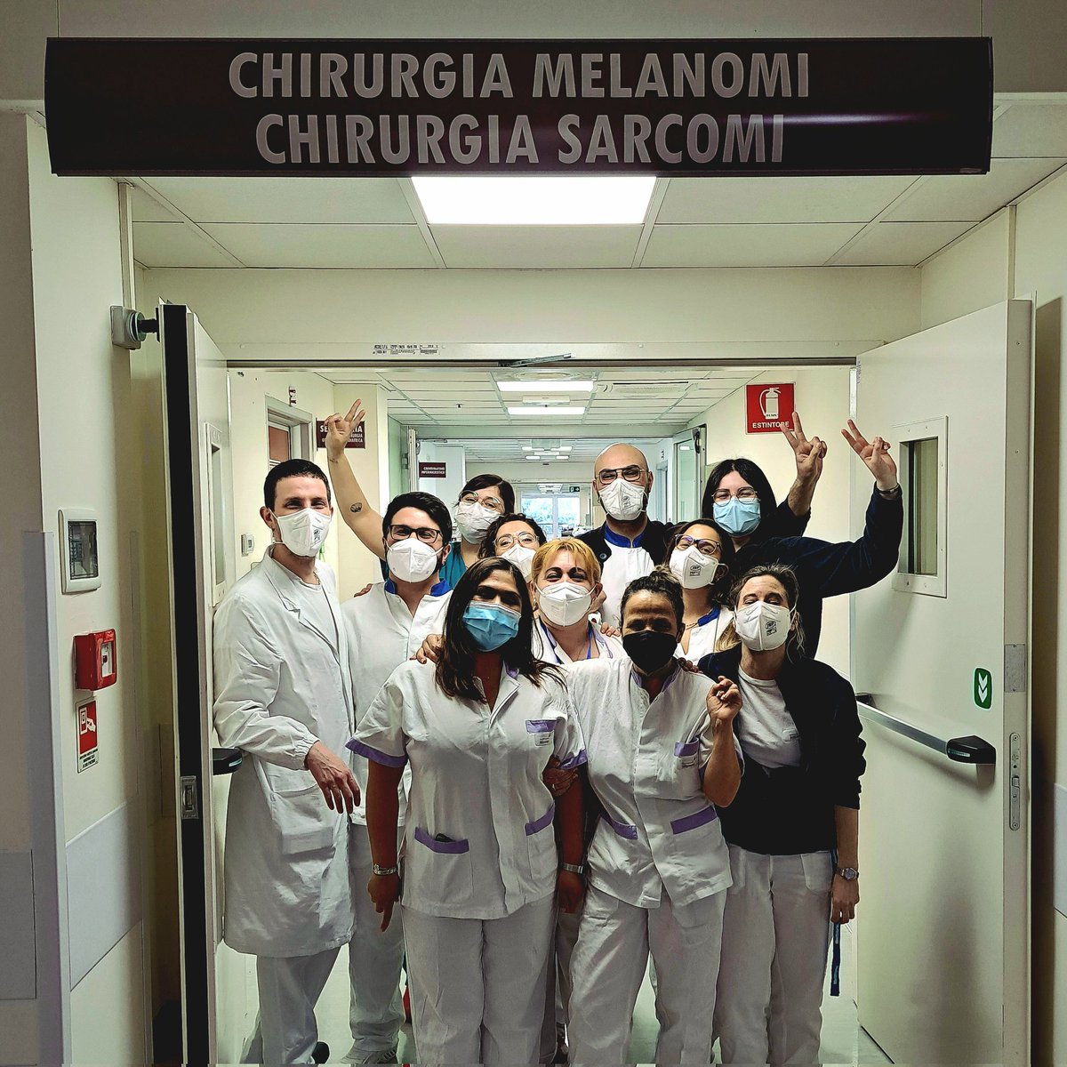ChirSarcomi_INT's tweet photo. Da oggi la degenza della Chirurgia dei Sarcomi è ubicata al 3° piano del settore E.
Grazie a tutta l'equipe dei nostri fantastici infermieri!
Pronti a ripartire con rinnovato entusiasmo @alegronchi @IstTumori @FioreDoc @radaste @DCalleMD #chiaracolombo #marcobaia https://t.co/l5jzzVvuJH