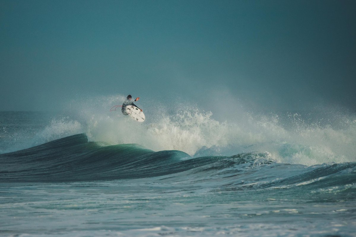 For the past few winters, France’s premiere beachbreak La Graviere has not been its usual self. But last week, it went into overdrive. Full story, here: bit.ly/3U1wquQ