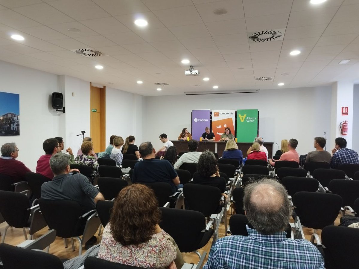 axlanucia's tweet photo. Moltíssimes gràcies per l'assistència a l'acte que vam fer ahir a l'Auditori. Gràcies a @gerardfullana i @immaorozco, per la vostra presència, paraules i suport. Al nostre poble fan molta falta aquests espais de reflexió on compartir idees al voltant del que ens importa. Seguim💪🏻 https://t.co/rUWfhvdWKq