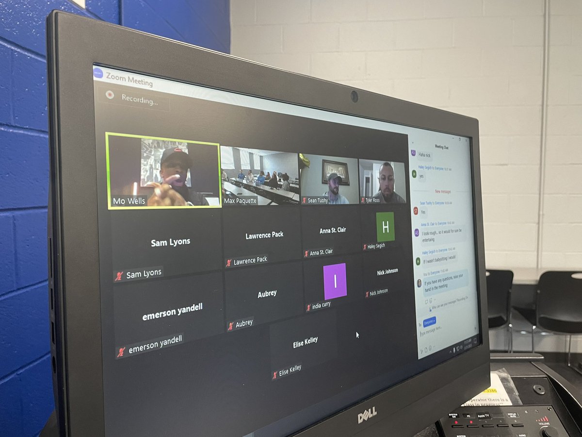 It was great to have <a href="/MoKnowz_/">Mo Wells</a> talk to our undergrad biomech lab course today at <a href="/UofMHealthSci/">University of Memphis College of Health Sciences</a>! 

Amazing insight on career development and what happens beyond your degree. 

💪🏽🤝👌🏽🤜🏽🤛🏽
