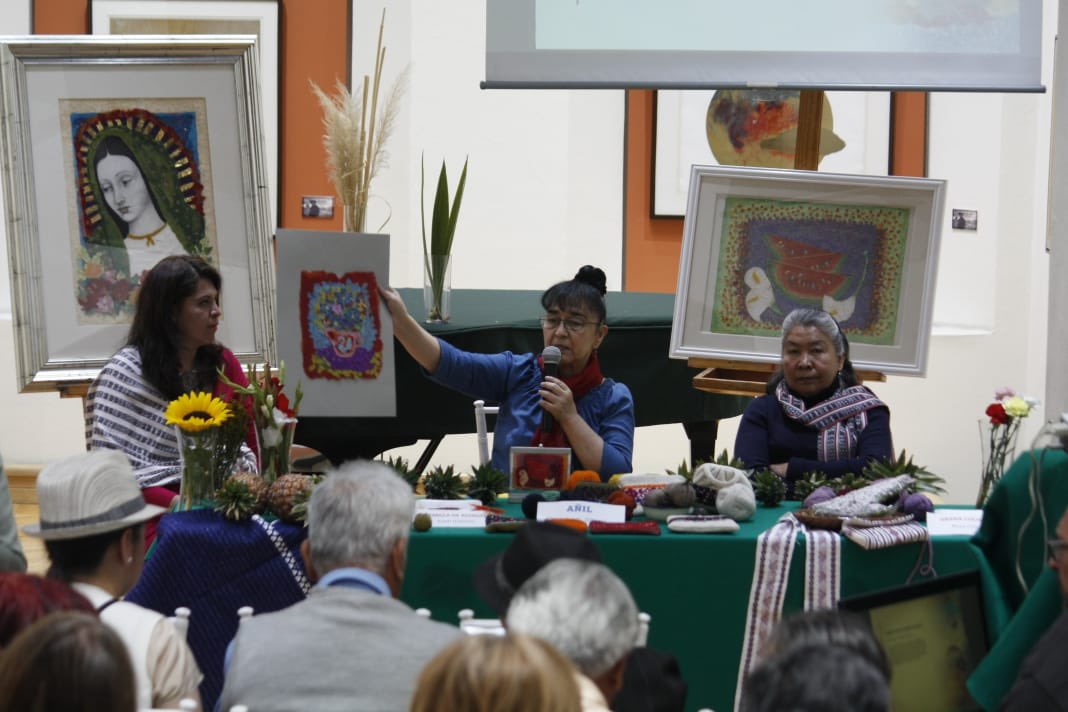 patrimonio_mex's tweet photo. #Entérate Arrancamos la 9na jornada artística de la #EscuelaDeLaPlásticaMexiquense, en la que abordamos la creación con ejes centrales como la textura y pigmentación de la mano de las maestras, Carmen Teresa Reyes y Reyna Rayón Salinas. https://t.co/htsZHana8n