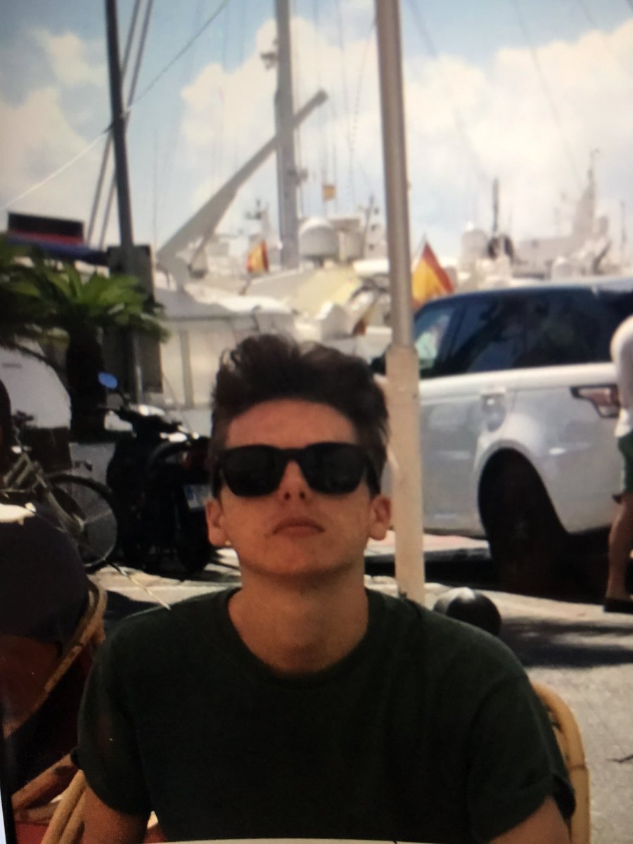 haznoodlë tweet media