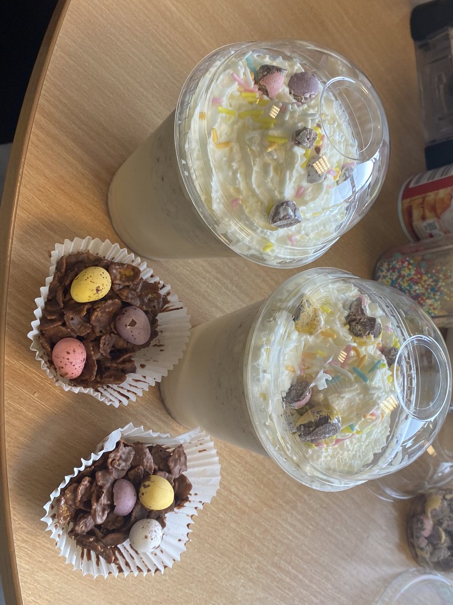Easter mini egg frappe and treats🐣