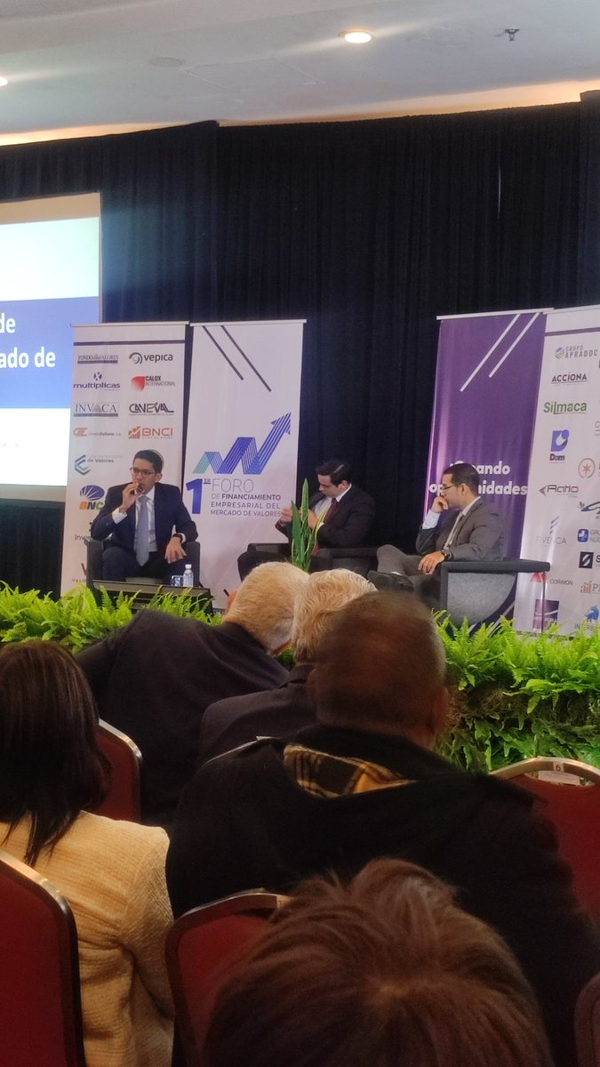 valoralta1's tweet photo. Miguel Pérez de @grupofivenca y Eric Morales de @Ecovalor3 dan inicio el día de hoy al #forosunaval con las ventajas y beneficios de financiarse en el Mercado de Valores, en compañía del moderador Juan D. Cordero presidente de @Rendivalores
.
@Sunaval @Bolsacaracas https://t.co/fHsY4LHRIs