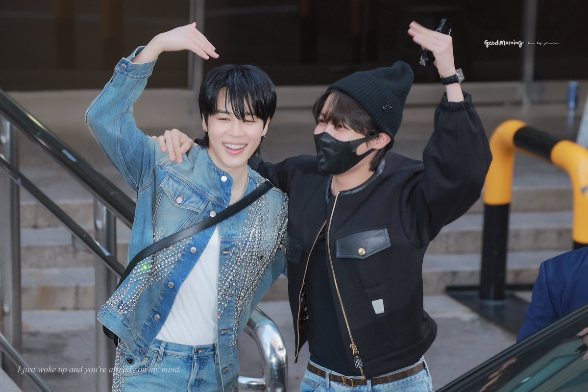 230331 뮤뱅
우리 찜니 1위 추카행🥹💗💗
#Jimin_FACE #JIMIN #지민 #BTS #방탄소년단 <a href="/BTS_twt/">방탄소년단</a>