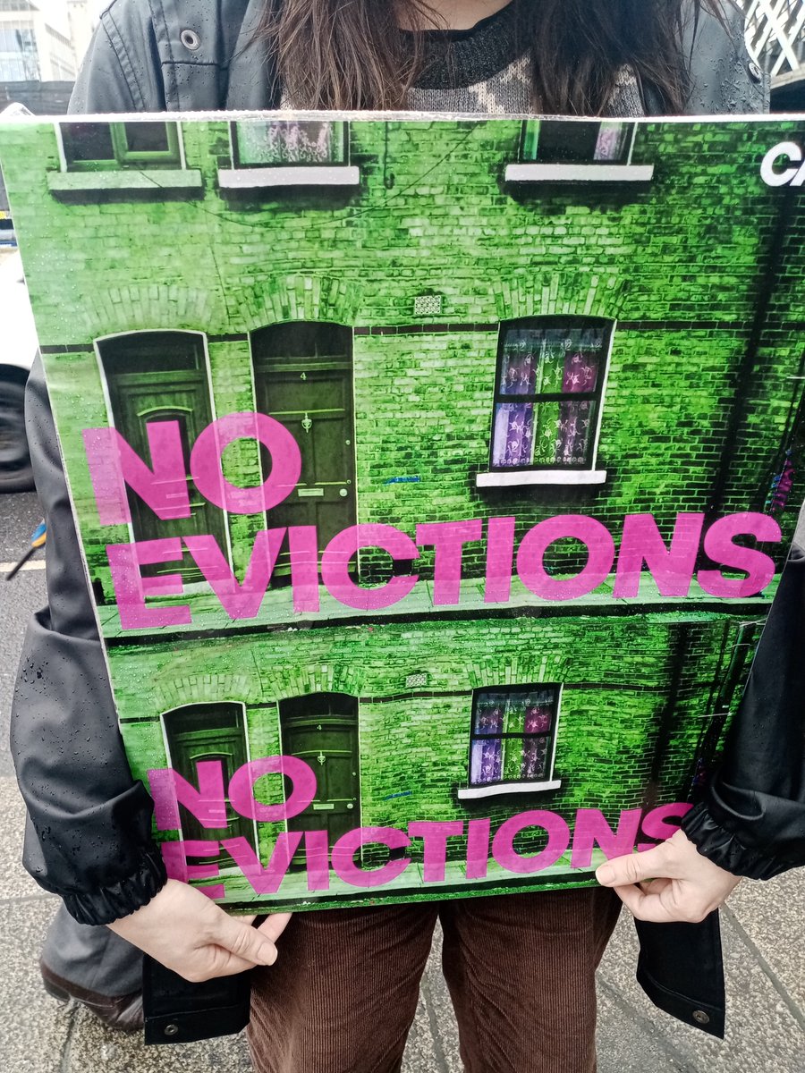 Some of our Inchicore members out at the <a href="/CatuIreland/">CATU Ireland</a> demo. The dept of Housing has been occupied by the union woth more support outside. Follow <a href="/CatuIreland/">CATU Ireland</a> for more updates

⭐Reinstate the eviction ban
⭐Build public housing