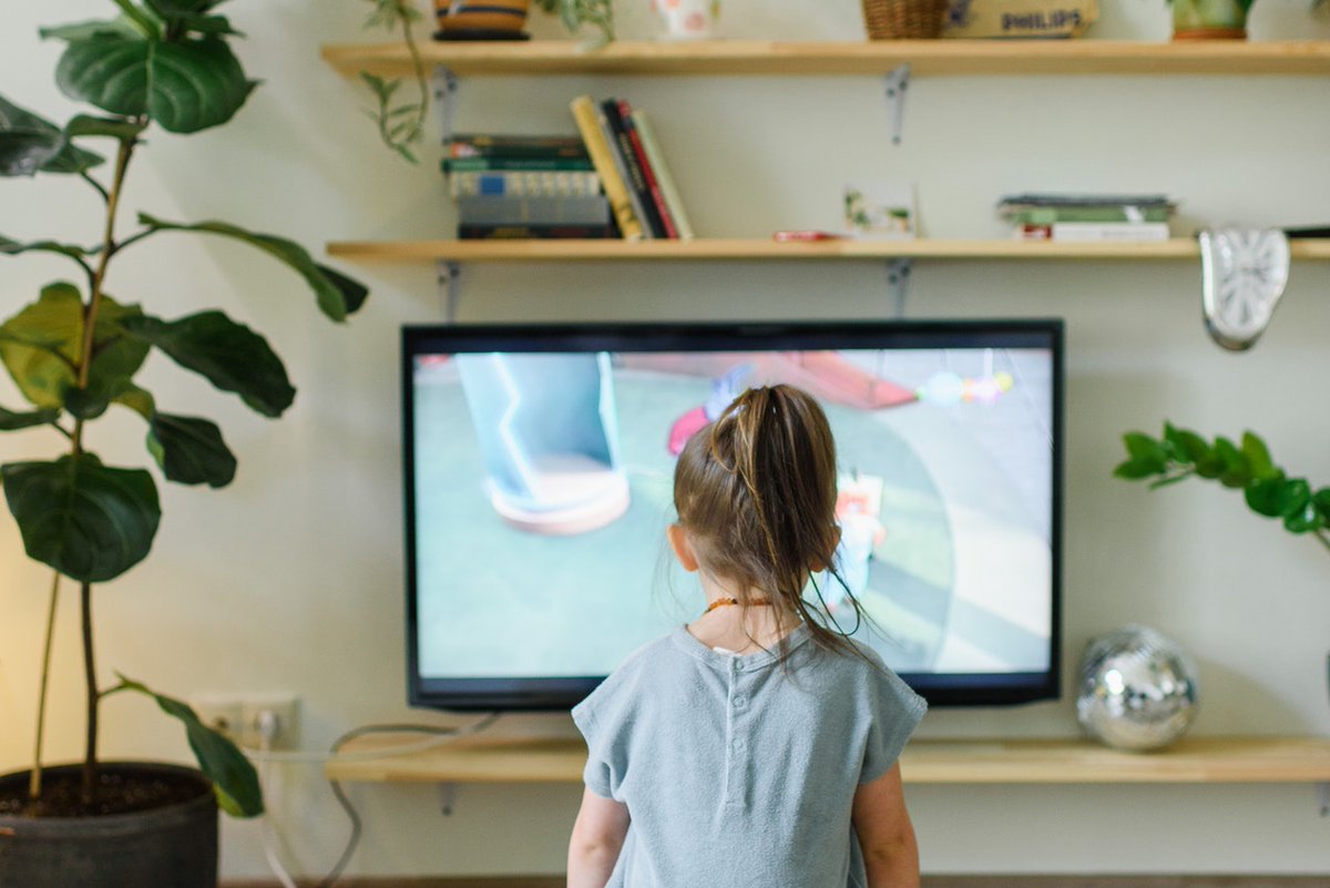 Reticare_EN's tweet photo. As parents, we are obliged to take care of our children's eye health 👁

Already more than 100,000 children are protected from screen lights at their schools with Reticare

Join the families who have decided to protect them  

https://t.co/vaKMTGfItz https://t.co/CgnEyuJDjm