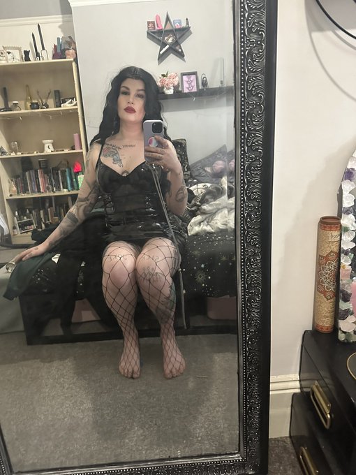 Come and play 🖤 https://t.co/88Obh1SVF1