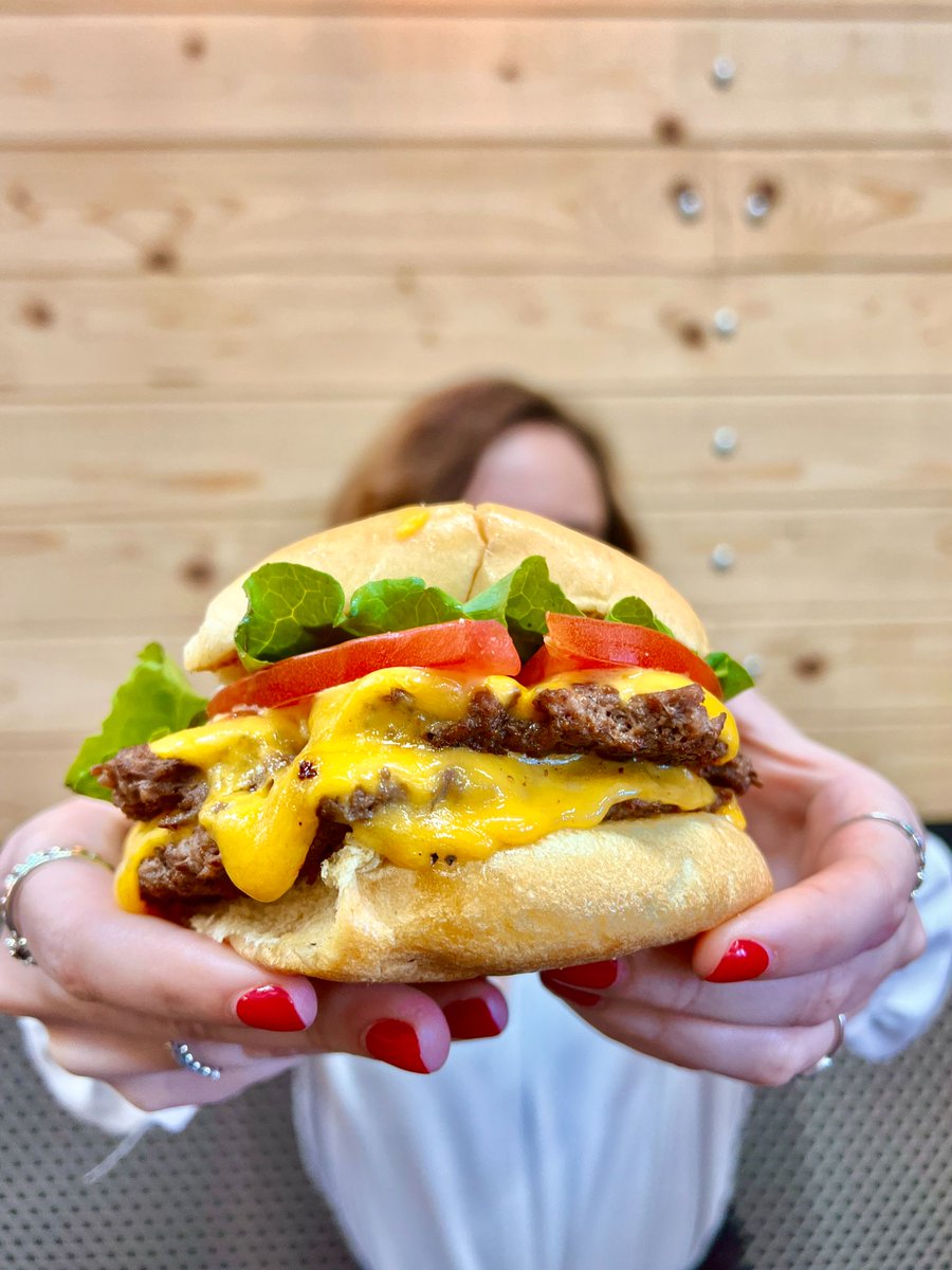BurgerFi's tweet image. Win a $100 BurgerFi Gift Card! 💚 One winner will be randomly selected on April 1st (no, it's not a prank).  

How to enter: 1. Follow @BurgerFi on twitter 2. RT this tweet