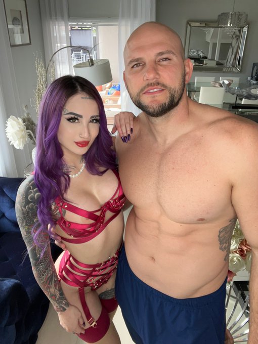 insanely hot gonzo squirt and creampie with @jmac1864 dropping on the spicy site this weekend 👀💦💦💦 https://t<a class="tags" href="/tag/jmac1864">@jmac1864</a>