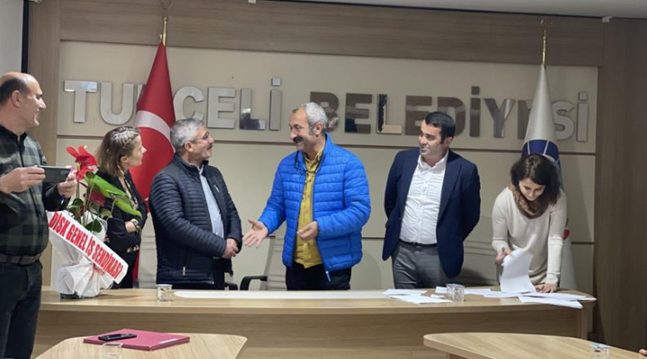 BirGun_Gazetesi's tweet photo. Dersim'de belediye işçilerinin maaşına yüzde 85 zam yapıldı, çalışma saati düşürüldü
https://t.co/Nx1PObVxSq https://t.co/9OTtsoaE3H