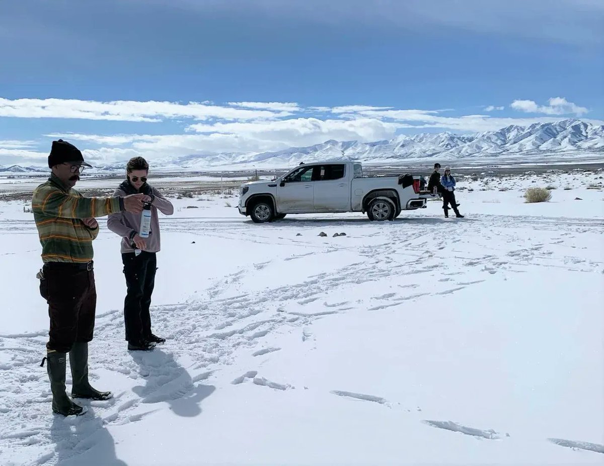 NEON_sci's tweet photo. Believe it or not, summer sampling season is around the corner 😎. That means it's time to train seasonal field techs! In Domain 15 in Utah, snowy site conditions this month didn't stop us from learning how to use bear spray safely. #FieldFriday
#safetyfirst #itsstillsnowing https://t.co/Ujko7kjrRJ