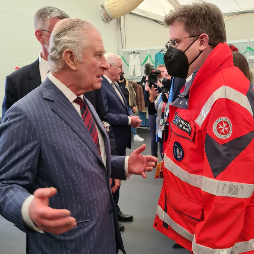SJALondonCRU's tweet photo. HM The King Charles III, Sovereign Head of the Order of St John met @johanniter volunteers this week #RoyalVisitGermany 🇩🇪

The King recalled that Cycle Responders from @SJALondonCRU &amp; @JUHBerlin had jointly deployed at the state funeral of HM The Queen, praised and thanked them. https://t.co/RrjTfUrfHd
